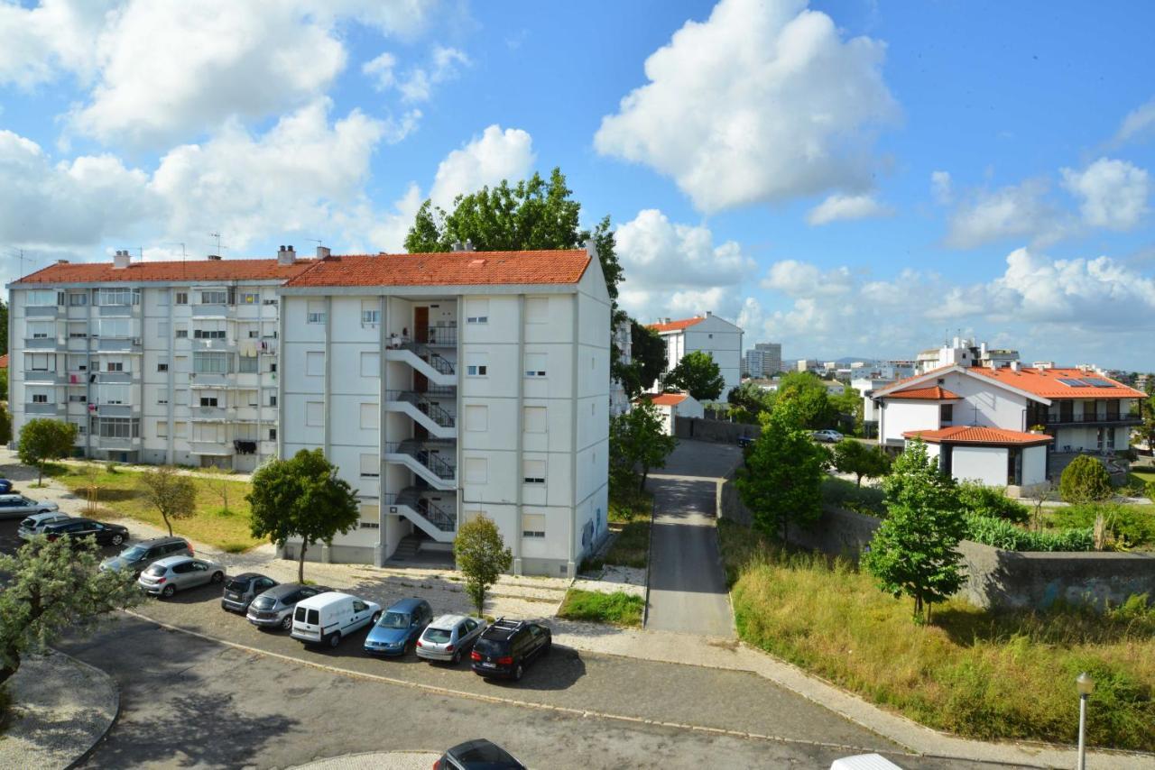 House Black & White Apartment Lisbon Bagian luar foto