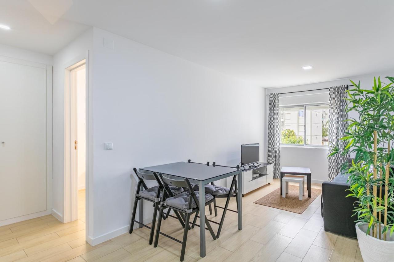 House Black & White Apartment Lisbon Bagian luar foto